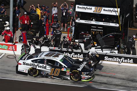 Best NASCAR Playoffs pit crews by four-tire stop times | NASCAR.com