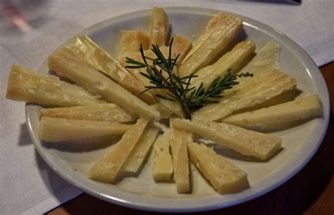 Sardinian Food: 33 Truly Delicious Dishes And Drinks You Must Try