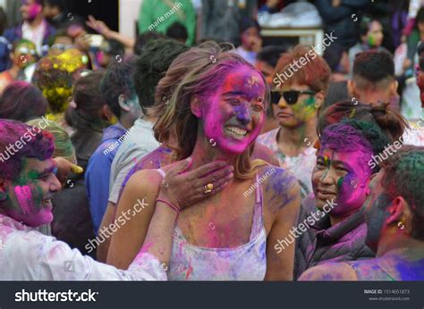 Editorial Use Only Happy Crowd Celebrating Stock Photo 1514651873 ...