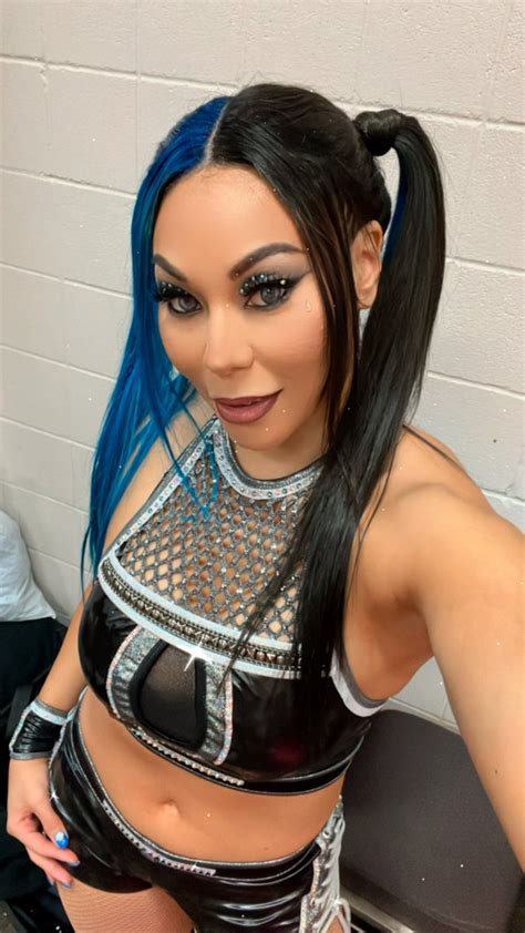 SuperBrett64 on Twitter: "RT @MiaYim: 23 baybeeeeee 💙🤘🏽 #RoyalRumble"