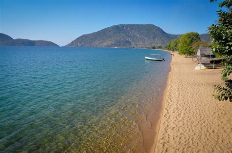 Lake Malawi | Beautiful places to visit, Beautiful lakes, Africa travel