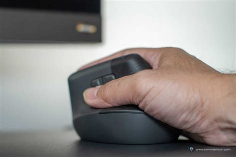 Logitech Lift Vertical Ergonomic Mouse Review - Best Ergonomic Mouse ...