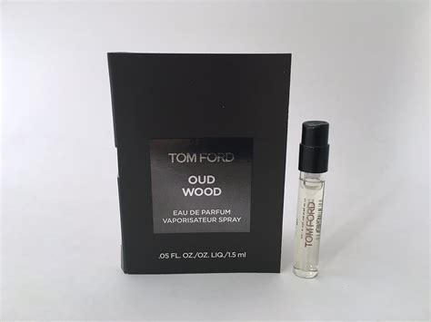 Top 78+ imagen tom ford oud wood vs dior sauvage - Abzlocal.mx