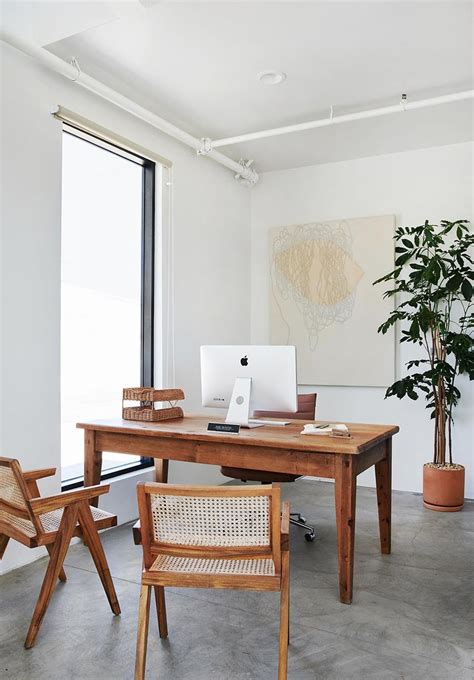 7 Minimalist Home Offices