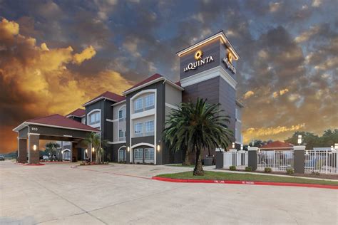 La Quinta Inn & Suites by Wyndham Port Lavaca | Port Lavaca, TX Hotels