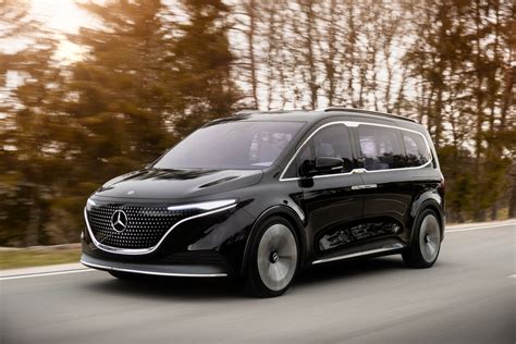 Mercedes Unveils Electric Van for Growing Battery-Powered Lineup ...