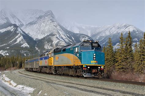 Viagem de toronto para Vancouver de trem | Train tour, Via rail, Train ...