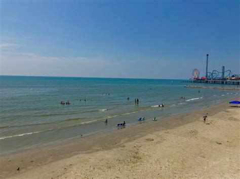 Galveston graced with beautiful beach water this week - Houston Chronicle