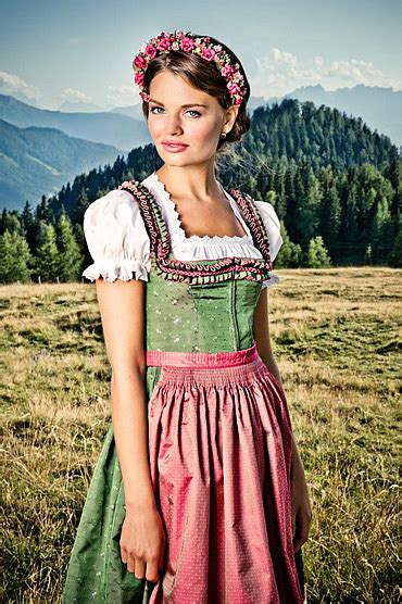 A Glimpse from the Past: Traditional Bavarian Clothing (Dirndl and ...