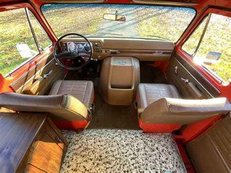 Jaw-Dropping 1972 Chevy G20 Sportvan Beauville Camper Is Still a Road ...