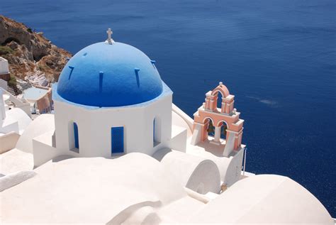 File:Blue Domed Church - Oia, Santorini, Greece - 20 July 2008.jpg ...