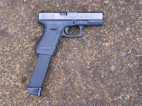 GLOCK 19 Gen 4 Review - AllOutdoor.comAllOutdoor.com