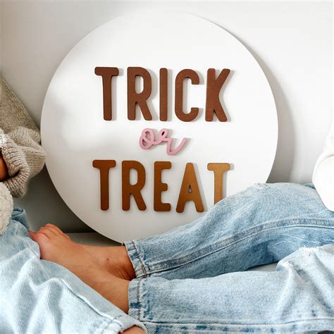 DIY Cute Trick or Treat Halloween Sign | CraftCuts.com