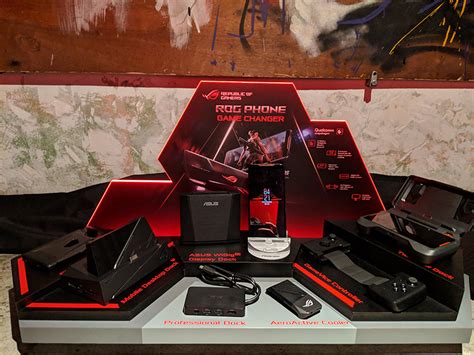 Accessories : First looks: The ASUS ROG Phone boasts beastly specs and ...