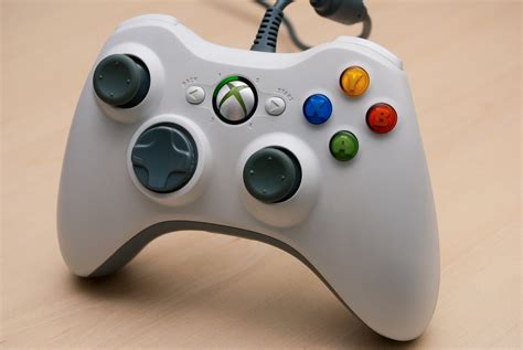 File:Xbox 360 wired controller 1.jpg - Wikimedia Commons