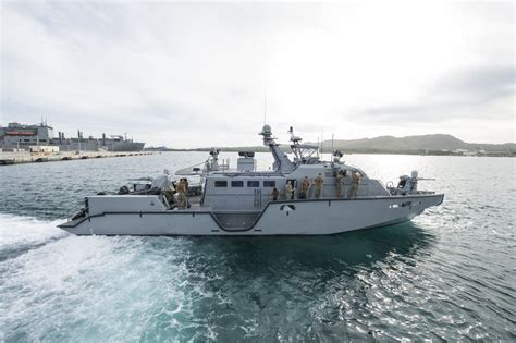 US Navy Mark VI patrol boat in Guam : MilitaryFans