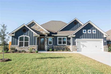 Blue ranch style home inspiration in 2020 | House exterior blue, Ranch ...