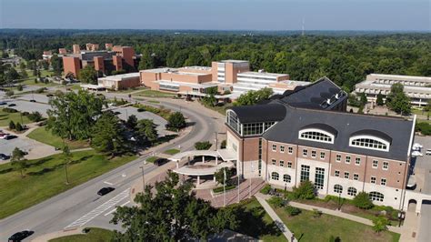 SIU Carbondale welcomes 23 new faculty this fall