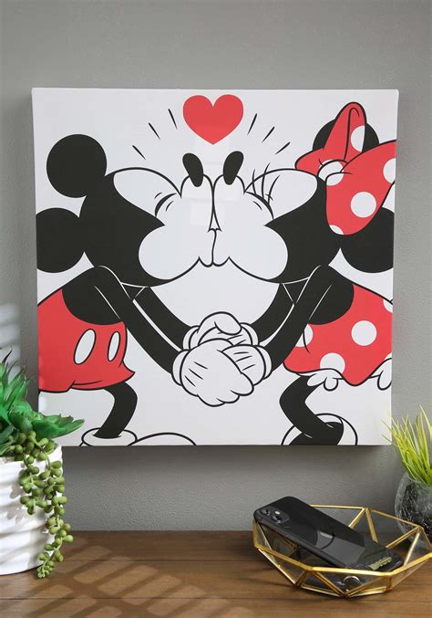 Mickey Mouse & Minnie Mouse Kiss Canvas Wall Decoration