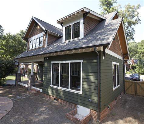 Craftsman style home with James Hardie Artisan siding in Mountain Sage ...