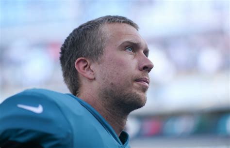 Nick Foles Leaves Jacksonville Debut With Shoulder Injury | Complex