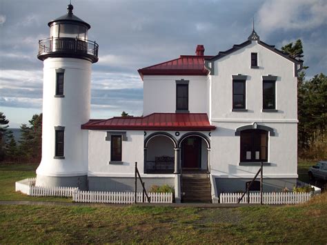 Admiralty Head, Whidbey Island, WA (With images) | Beautiful lighthouse ...