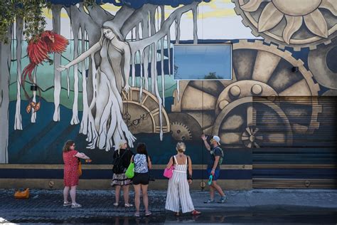 A Street Art Tour of St. Pete's Colourful Murals - Man Vs Globe