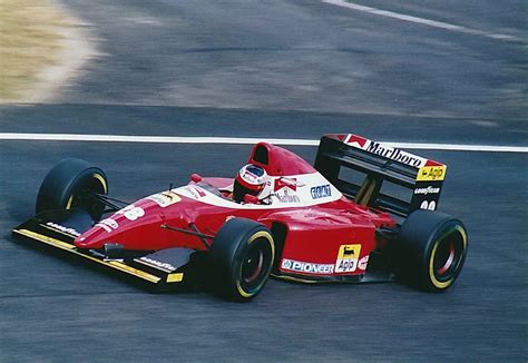 The iconic Marlboro livery used in Formula 1, Rally and other racing ...