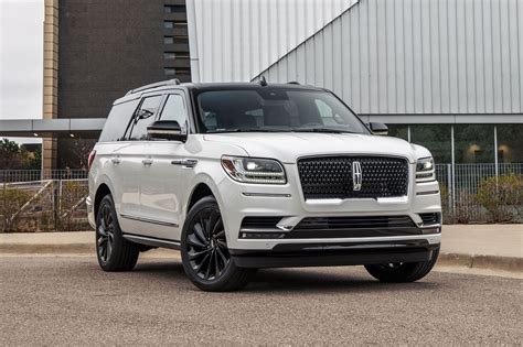 2021 Lincoln Navigator Review Pricing And Specs