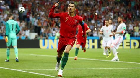 Ronaldo hits a superb hat-trick as Portugal denies defeat against Spain ...