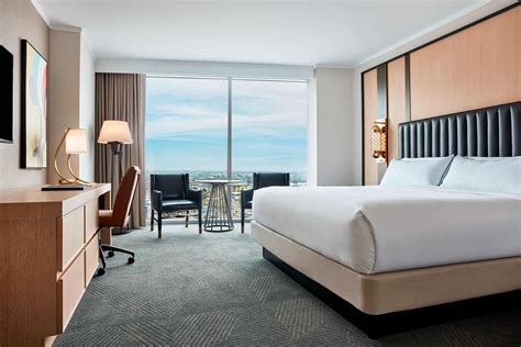 Downtown Nashville Suites and Hotel Rooms | JW Marriott Nashville