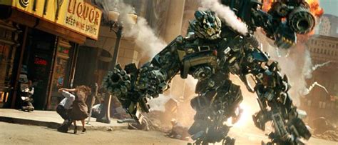 Transformers movie review & film summary (2007) | Roger Ebert