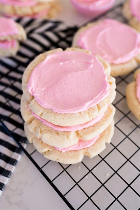 Copycat Crumbl Chilled Sugar Cookies - Cooking With Karli