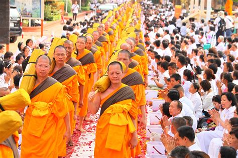 Thai Culture: What Are Bad Manners in Thailand?