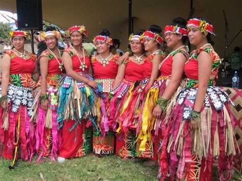 Tuvalu: Fatele, a titi skirt and a teuga saka shirt | Womens tradition ...