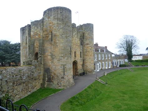 The gatehouse from the motte, Tonbridge... © Marathon :: Geograph ...