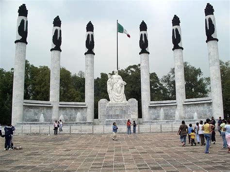 The Niños Héroes Monument in Chapultepec Park