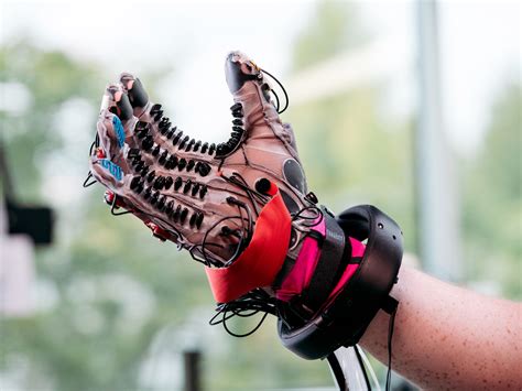 Facebook Reality Labs Haptic Gloves: Details, Specs, Release Date | WIRED