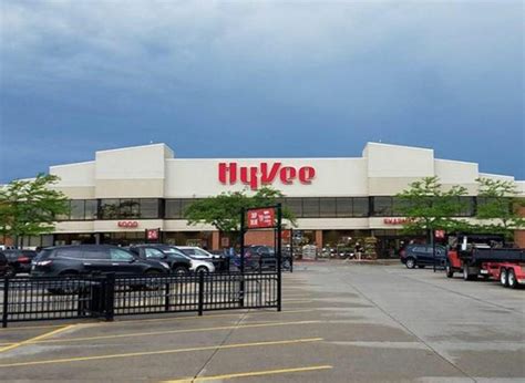 This Regional Grocery Chain Just Announced It's Opening in Another New ...