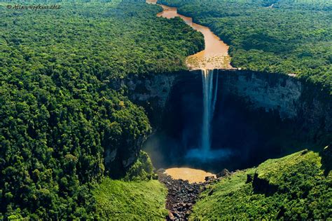 Kaieteur Falls from the air | The Potaro River suddenly drop… | Flickr