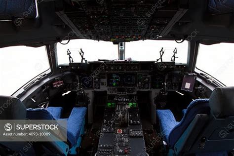 Boeing C-17 Globemaster III, interior and cockpit - SuperStock