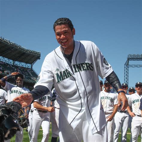 Felix Hernandez: Perfect Game Highlights Why King Felix Will Remain a ...