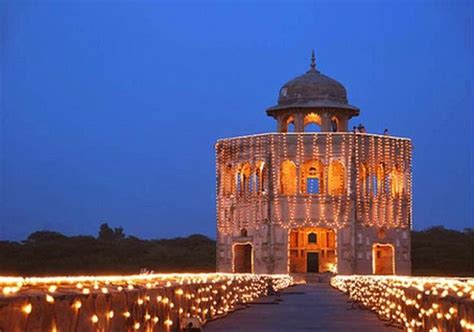 Riyasti Brothers: History of Hiran Minar (Sheikhupura) Pakistan