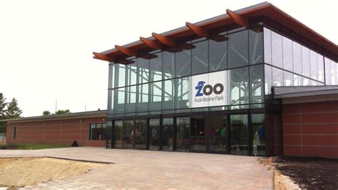 Winnipeg zoo shows off 'beautiful' new entrance - Manitoba - CBC News