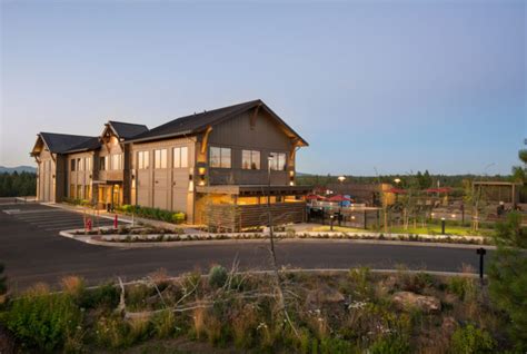 Bend Oregon Resort, Hotel, Vacation Rentals, Restaurants, Golf | Tetherow