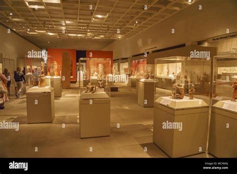 Africa Gallery in the Metropolitan Museum of Art, the largest art ...