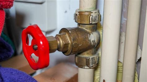 How To Find The Water Shut-Off Valve For A House – Forbes Home