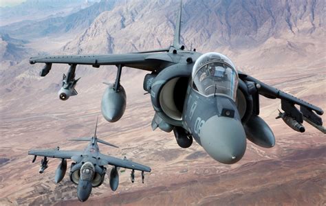 The Harrier: The U.S. Marine Corps Loves This Plane For 1 Big Reason ...