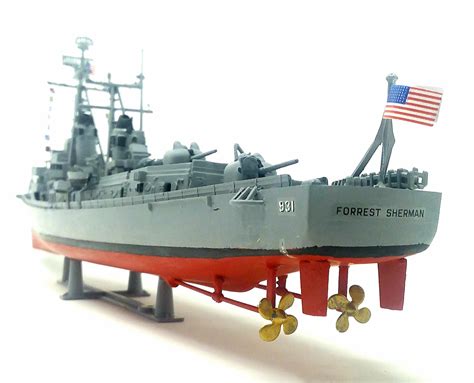 USS Forrest Sherman Destroyer Plastic Model Kit 1/320