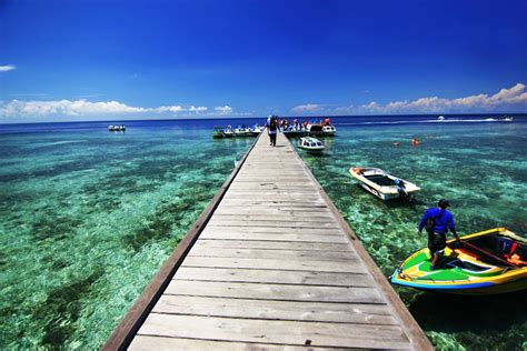 10 Pantai Terindah di Indonesia yang Wajib Dikunjungi